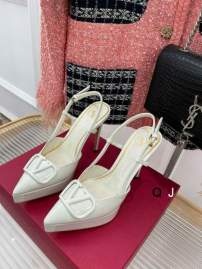 Picture of Valentino Shoes _SKUValentinosz35-4011CM4CXJ020420188